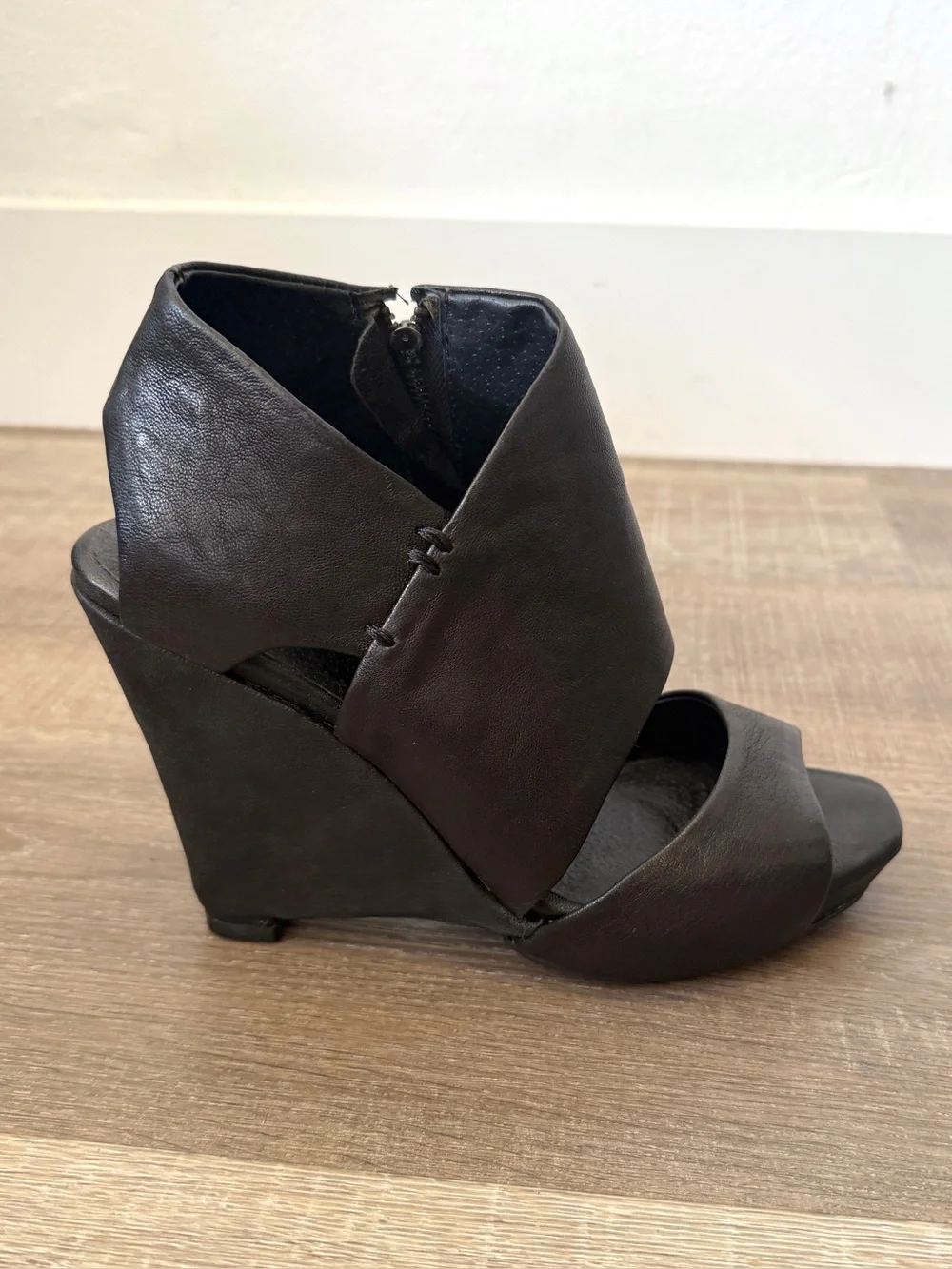 Farylrobin Size 8 Madison Black Leather Wedge Open Toe Sandals